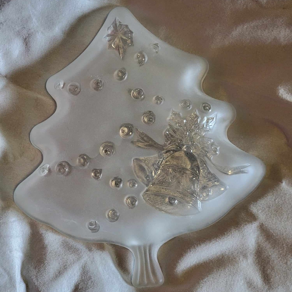VTG Celebrations Crystal Clear 7.5” Frosted Christmas Tree Plate Holiday Festive